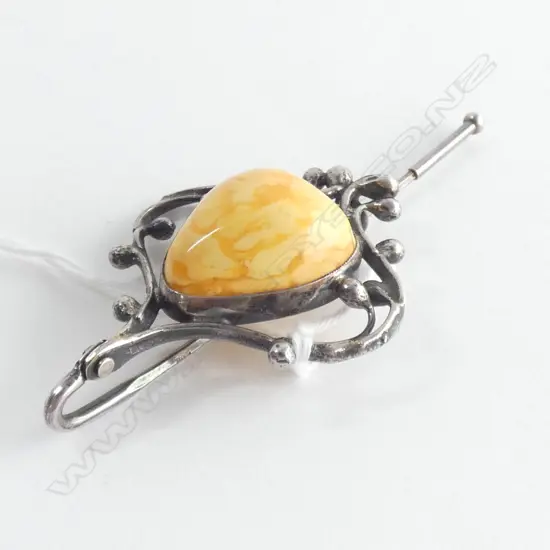 STYLISH VINTAGE SILVER & AMBER BROOCH L.75mm