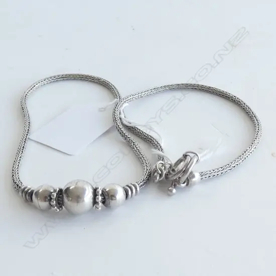 RETRO SILVER NECKLACE