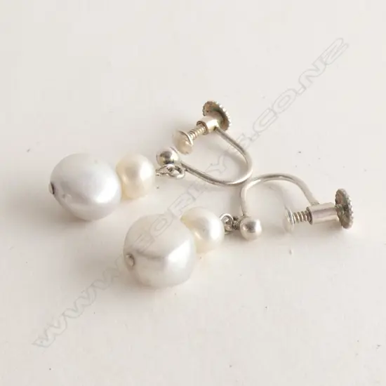 PR 925 SILVER & PEARL DROP SCREW EARRINGS