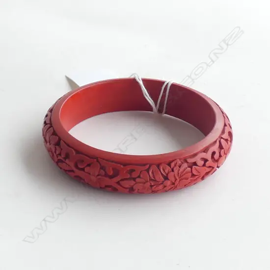 CINNABAR LACQUER BANGLE