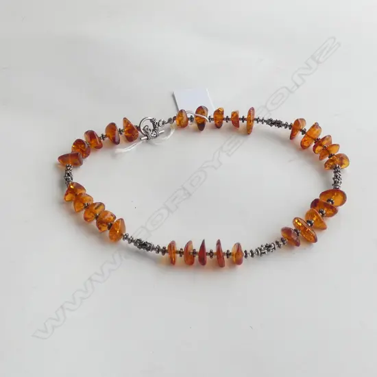 AMBER AND SILVER NECKLACE