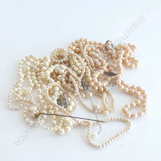 COSTUME PEARL NECKLACES