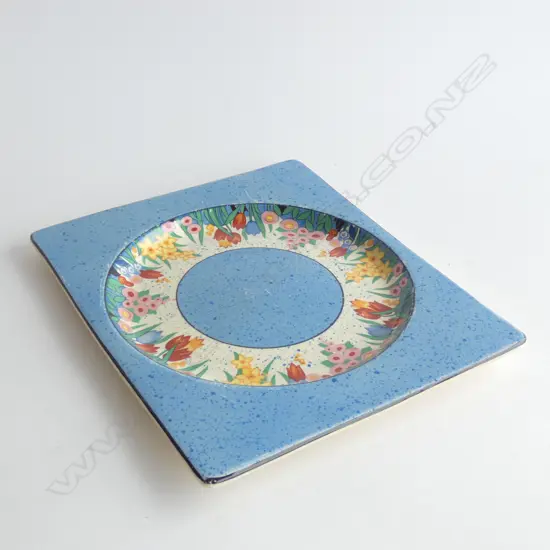 A CLARICE CLIFF BIARRITZ SQUARE PLATE, DECORATED  WITH A BAND OF CROCUS. 230 x 190mm