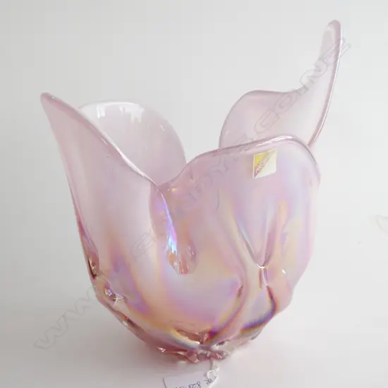 A MURANO FLUTED  ART GLASS MODERN VASE. 220 x 230mm