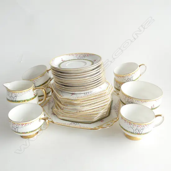 A CARLTON WARE PART TEA SERVICE (see full description)