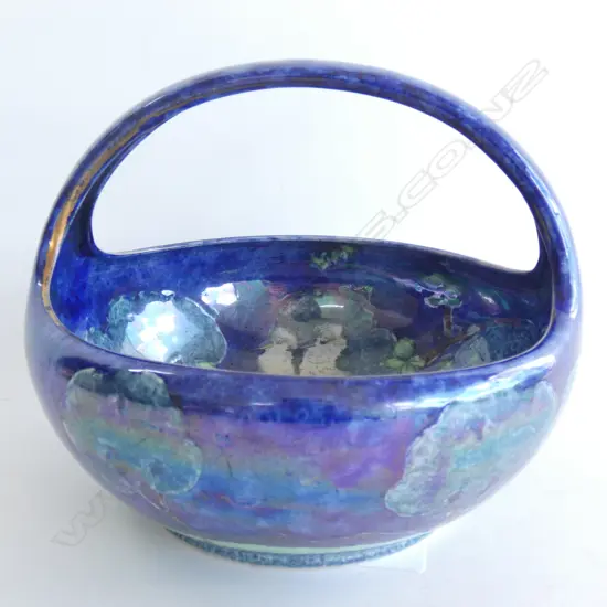 A Grimwades Byzanta ware basket