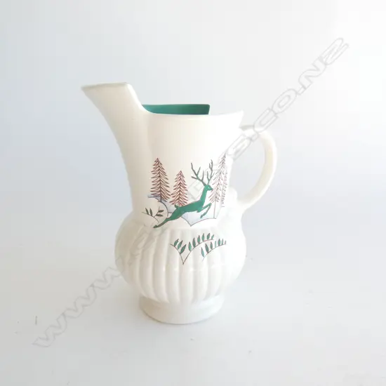 A CROWN DEVON STOCKHOLM JUG, GREEN LEAPING STAG PATTERN. H.175mm