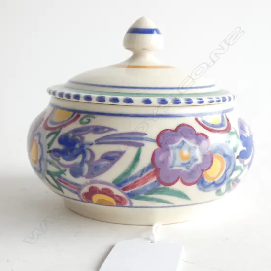 A POOLE BLUEBIRD DESIGN SMALL COVERED BOWL, PAINTED BY GWEN HASKIN 1938-77. 95 X 80mm