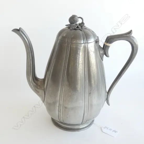 A VICTORIAN PEWTER TEAPOT