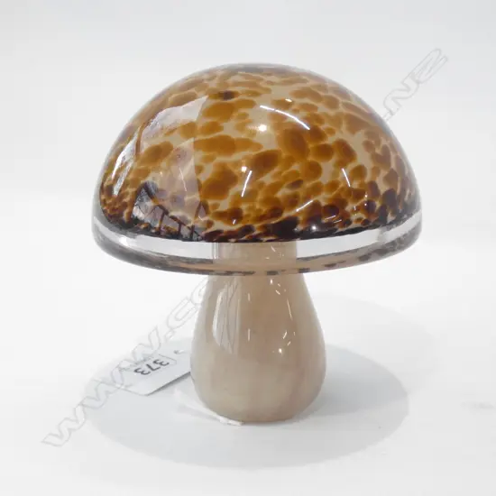 A WEDGWOOD GLASS MUSHROOM