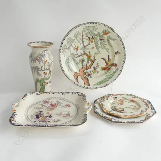MASONS IRONSTONE PLATES, 4 PLATES & VASE, ORIENTAL PATTERNS