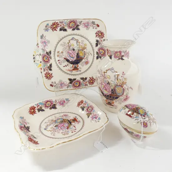 MASONS IRONSTONE BLUE BROCADE PATTERN VASE, 2 PLATES & LIDDED EGG