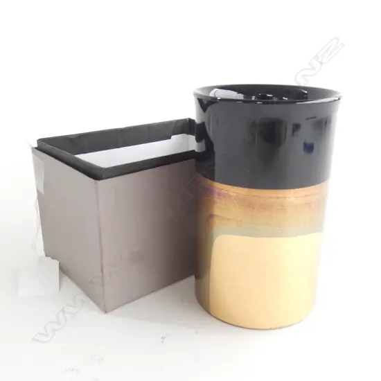 BLACK CHINESE VASE H.120mm, BOXED