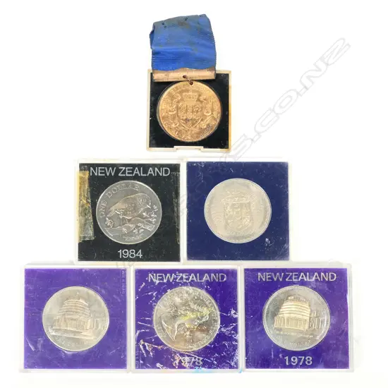 FIVE NZ UNC. $1 COINS PLUS 1953 ROYAL VISIT MEDALLIAN, BOXED