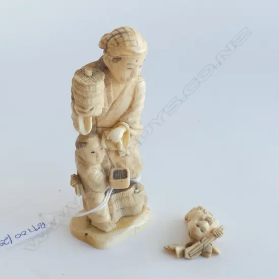 CARVED IVORY JAPANESE MAN H.120mm