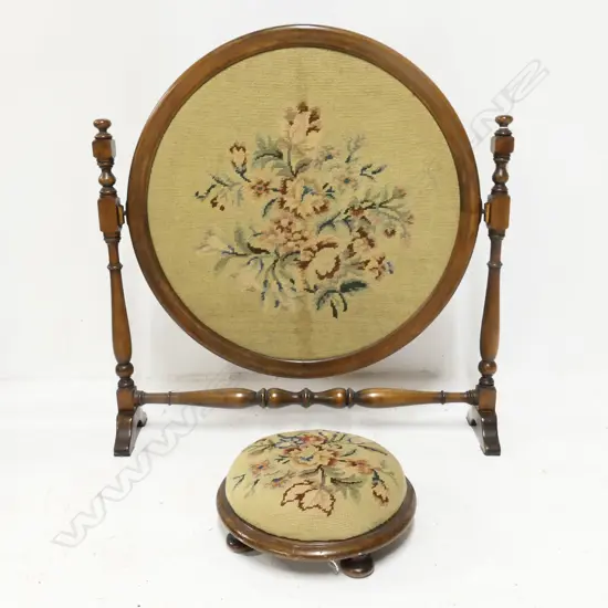 VINTAGE TAPESTRY FIRESCREEN & SM FOOTSTOOL, 670 X 740MM, FOOTSTOOL DIA. 290MM