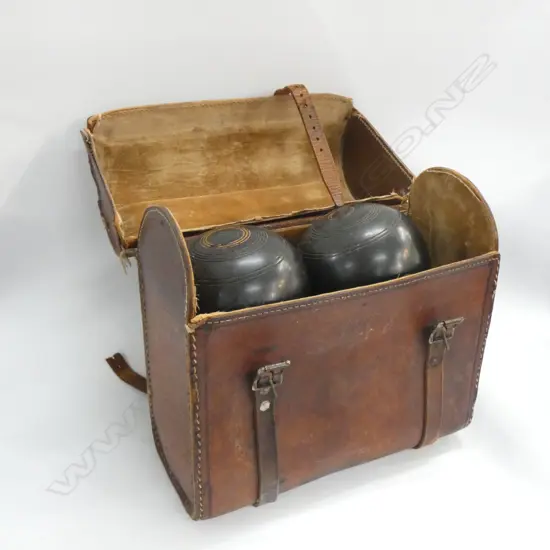 OLD CASED SET 4 BOWLS 