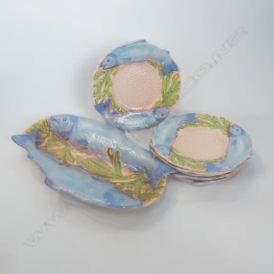 6 MELBA-WARE MAJOLICA FISH PLATES 260mm dia + PLATTER L.435mm