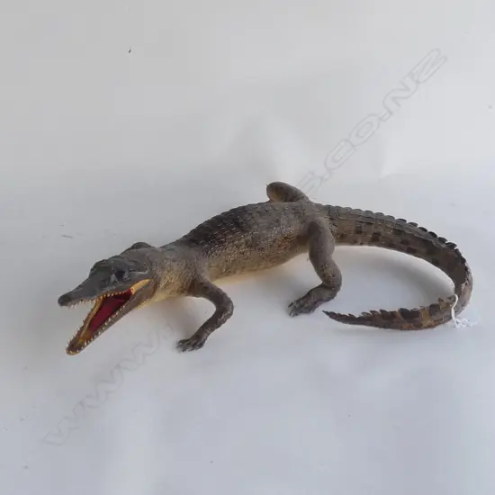 SMALL VINTAGE TAXIDERMY ALLIGATOR