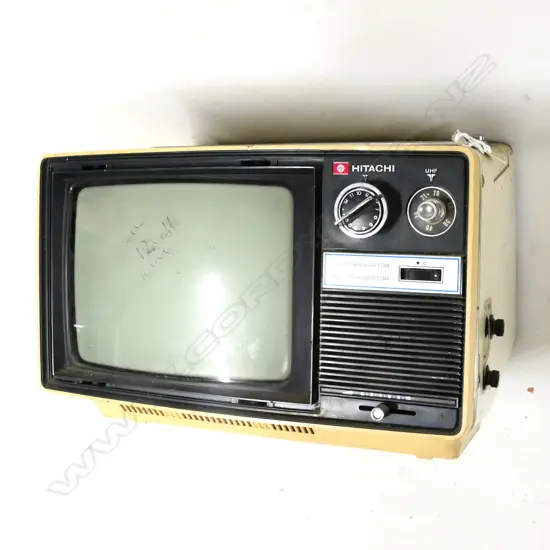 VINTAGE HITACHI I-80 7" 12 VOLT TRANSITOR TV RECEIVER, 330 X 210 X 190MM, NOT WORKING