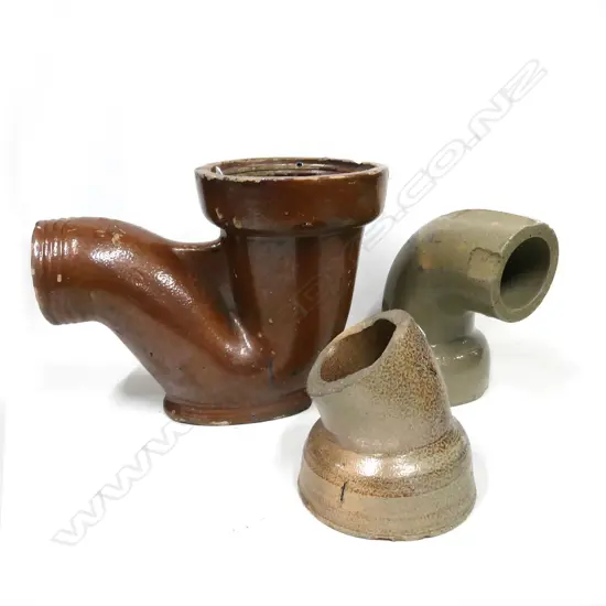 NZ COLONIAL SALT GLAZED GULLY TRAP & 2 CURVED PIPES (FAULTS), TALLEST: 340MM