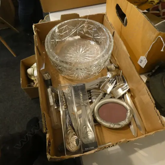 BOX CUTLERY & CRYSTAL 