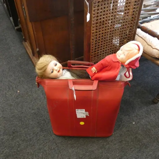 RETRO RED VINYL BAG H.380mm + 2 VINTAGE DOLLS & CLOTHES