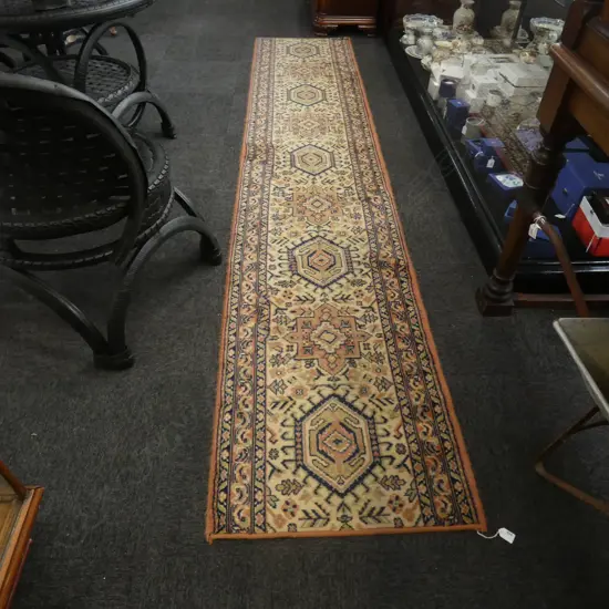 MACHINE KNOTTED RUNNER 3450x660mm