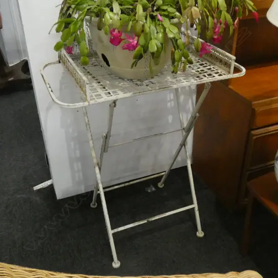 WHITE PAINTED METAL TRAY TABLE