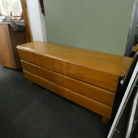 CONTEMPORARY RIMU SIDEBOARD 1600x410x700mm