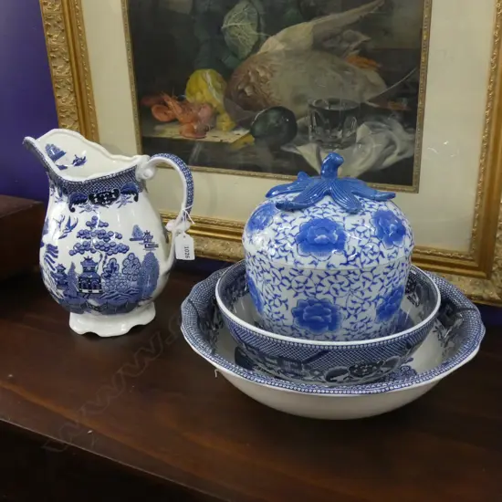 4 PCES B/W; 2 BOWLS, JUG + LIDDED CONTAINER