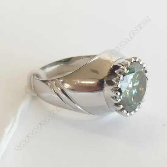 925 & BLUE MOISSANITE RING 11.2 GRAMS