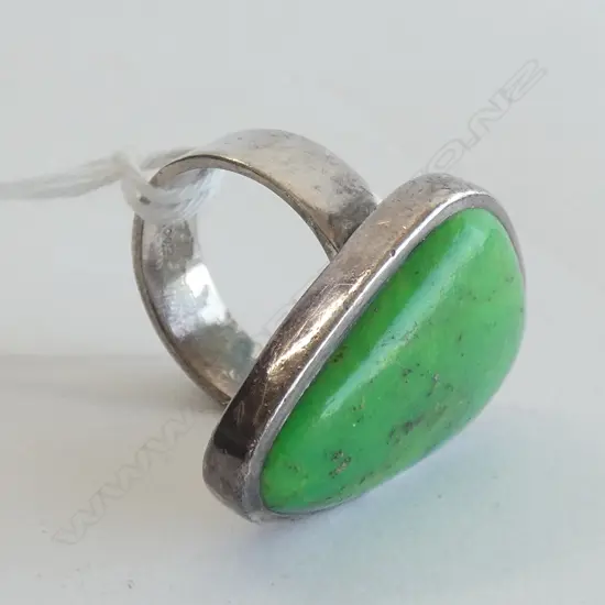 925 GREEN AGATE RING 14 GRAMS