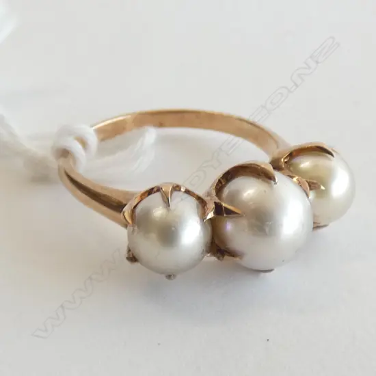 9CT 3 PEARL RING 3 GRAMS