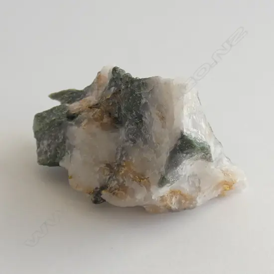 NZ GOLD BEARING QUARTZ ROCK SPECIMAN 39GMS