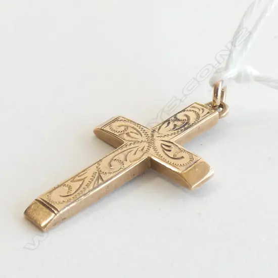 VINTAGE 9CT GOLD ENGRAVED CROSS