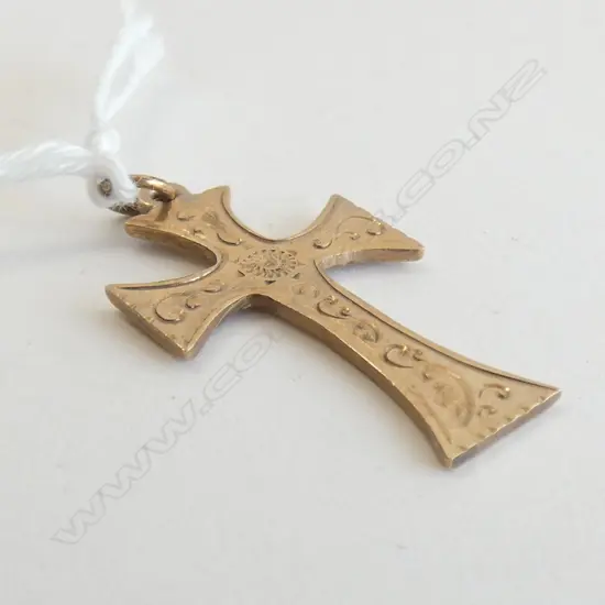 VINTAGE 9CT GOLD ENGRAVED CROSS 2gms.