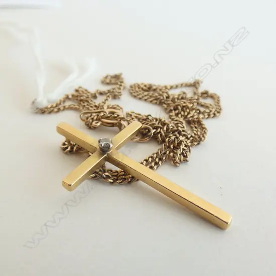 18CT DIAMOND CROSS PENDANT ON 9CT CHAIN 4.5 GRAMS
