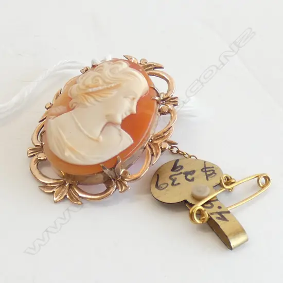 9CT GOLD FRAMED MAIDEN PROFILE CARVED SMALL CAMEO BROOCH
