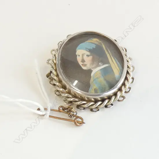VINTAGE SILVER PORTRAIT BROOCH GIRL PEARL EARRING