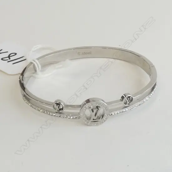 FAUX LOUIS VUITTON BRACELET