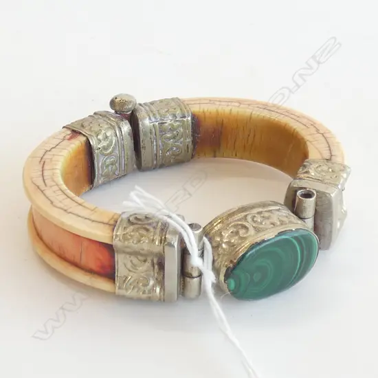 IVORY & SILVER BRACELET WITH MALACHCITE
