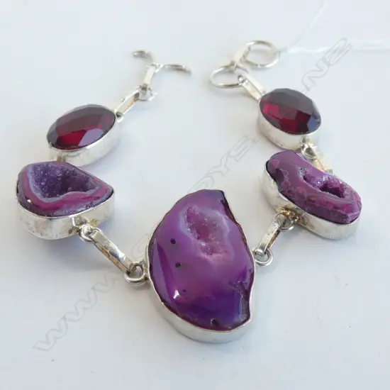 SILVER/GARNET/MINIATURE GEMSTONE GEODES BRACELET