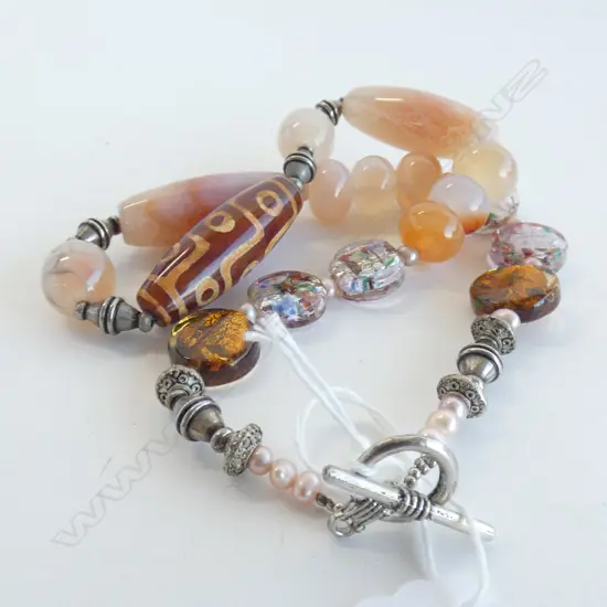 SILVER AND MURANO GLASS BEAD NECKLACE