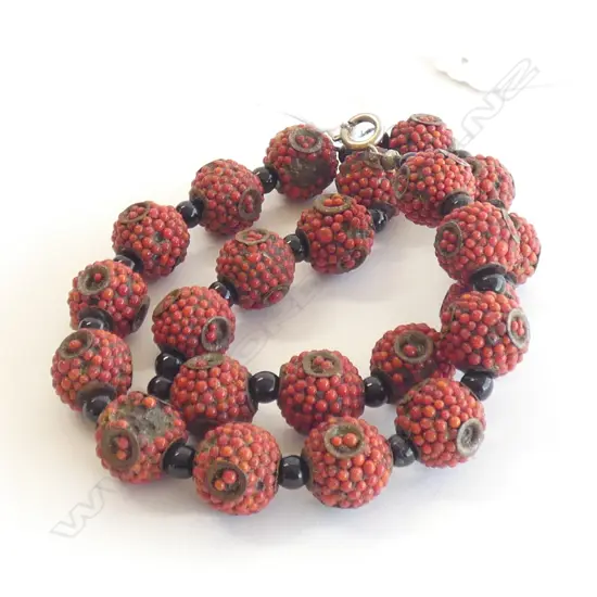 TRIBAL CORAL BEAD NECKLACE
