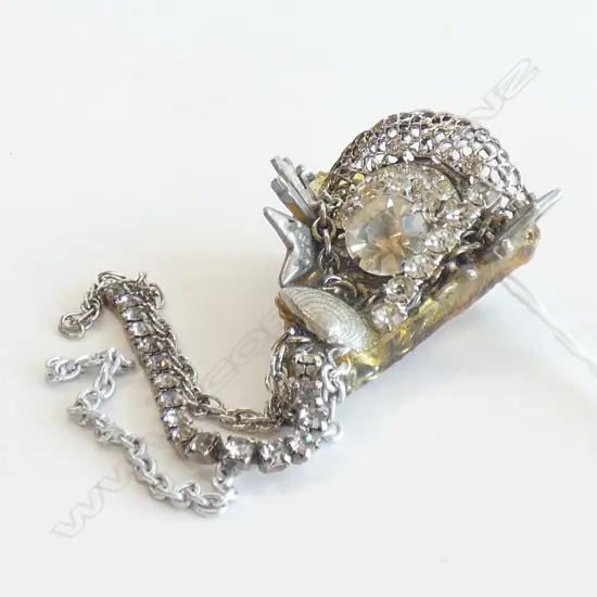 LG ELABORATE VINTAGE SILVER TONE & CRYSTAL BROOCH