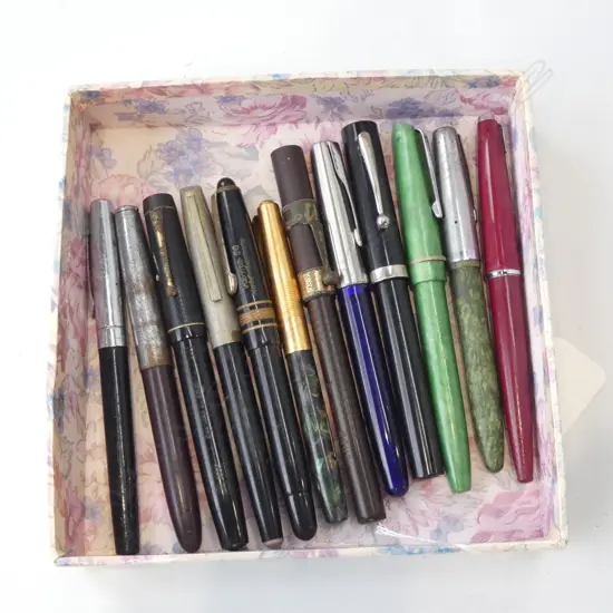 TRAY OF 12 VINTAGE FOUNTAIN PENS