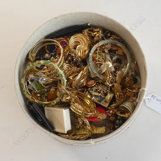 ASST. COSTUME JEWELLERY