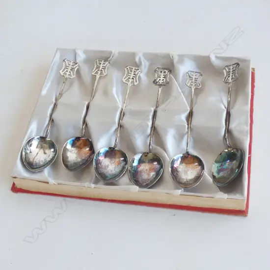 VINTAGE ORIENTAL BOXED STG SILVER SPOONS  36.7GMS (DAMAGE TO BOX)