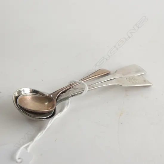 THREE SILVER SALT SPOONS 30gm